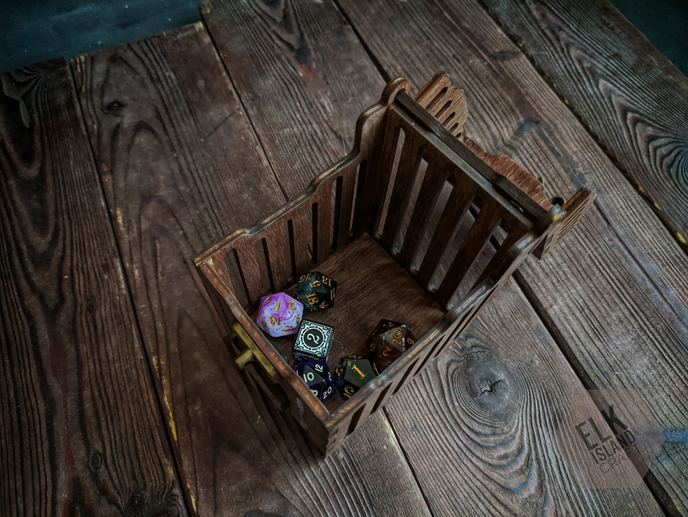 Шкатулка тюрьма для дайсов.