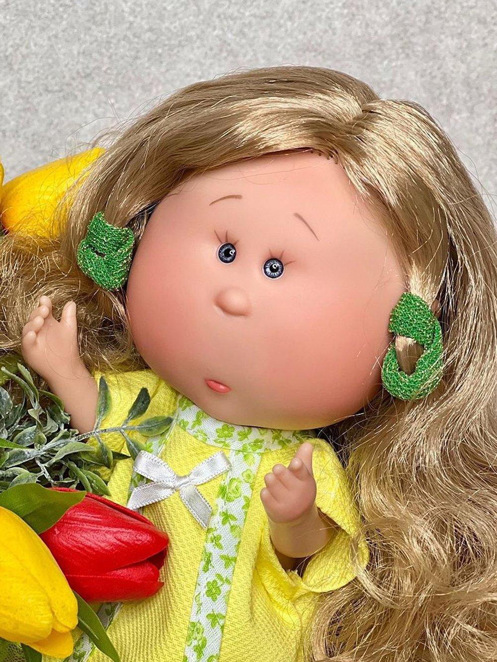 Кукла Nines виниловая 30см MIA в пакете (3000M2A)