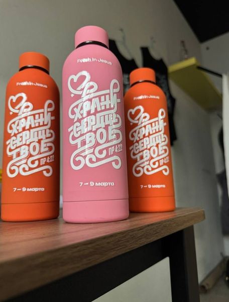 UV-DTF печать в мерче: когда наклейка выглядит как часть продукта