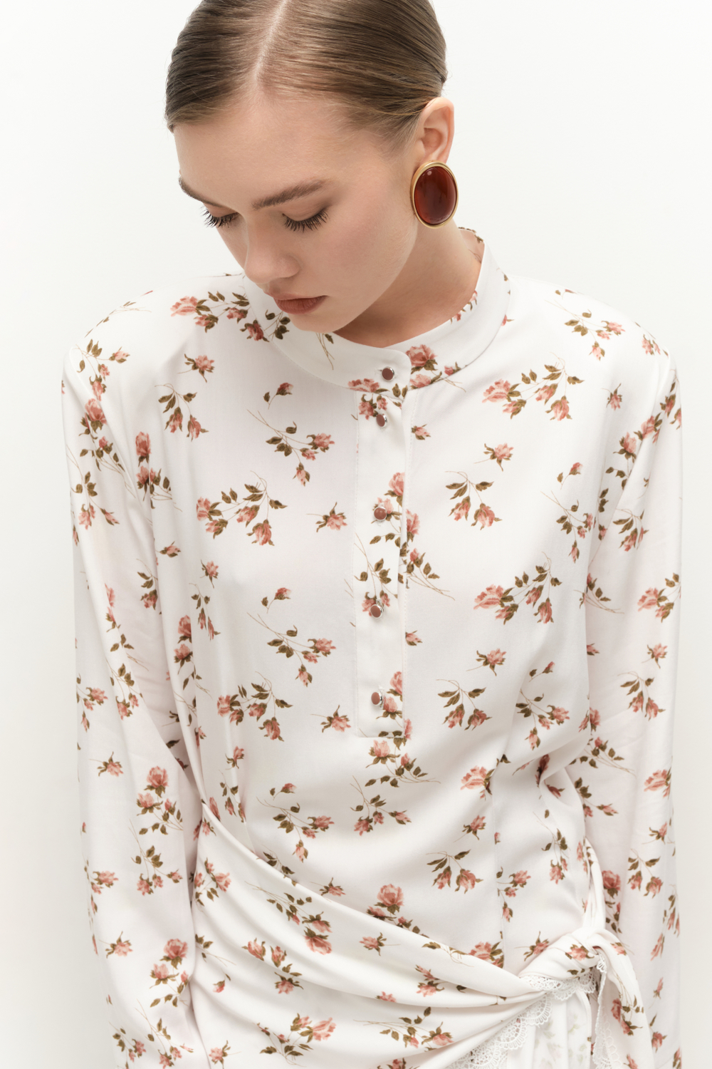 Платье полуприталенное в цветы