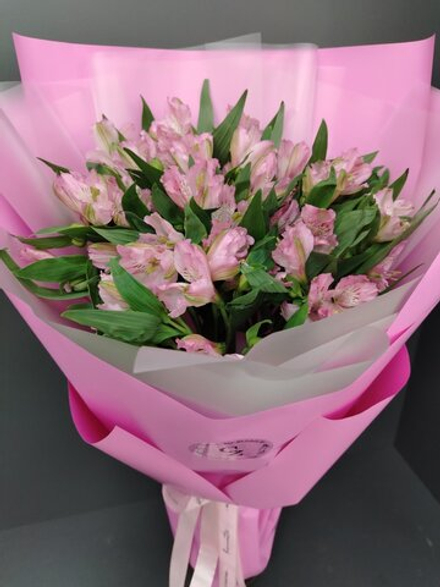 9 веток альстромерий