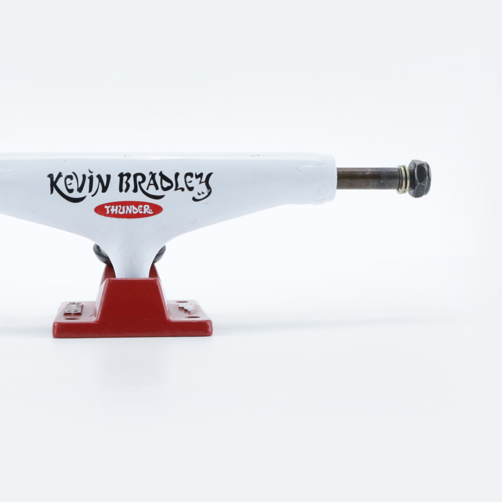Подвески THUNDER BRADLEY KB'S ROOM (WHITE/RED) артикул:EJCdPPXjgwKkwYs3W64TX3 - купить в магазине Дайс