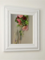 Миниатюрное настенное зеркало в раме 30*30 см