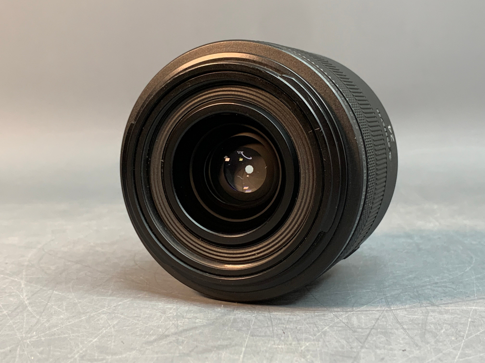 Canon RF 24mm f/1.8 Macro IS STM