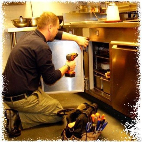 Установка уплотнителей на торговые и профессиональные холодильники