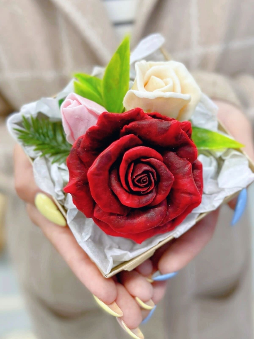 «Роза в куполе, рэд»