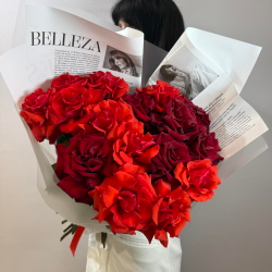 «Огненный микс» букет из французских роз Эксплорер и Нина