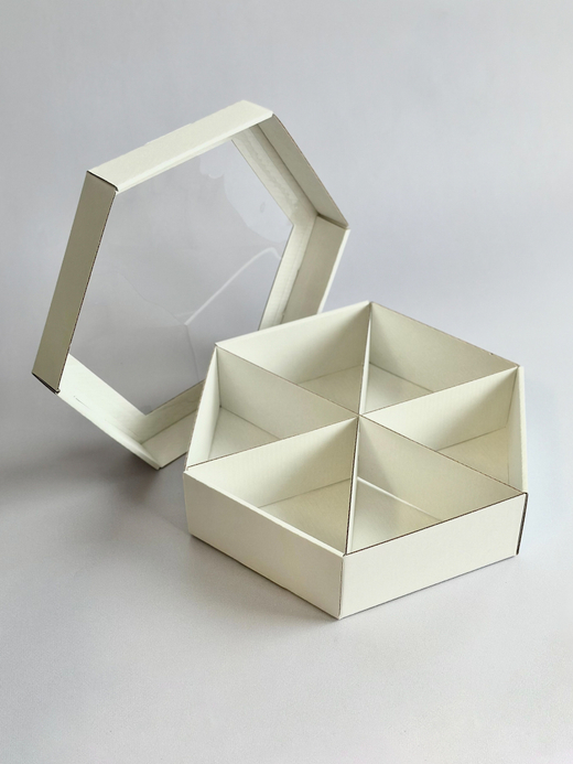 Коробка с окном шестиугольник 23 х 22,5 х 6 см, белая