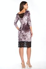 мраморное бархатное платье с кружевом