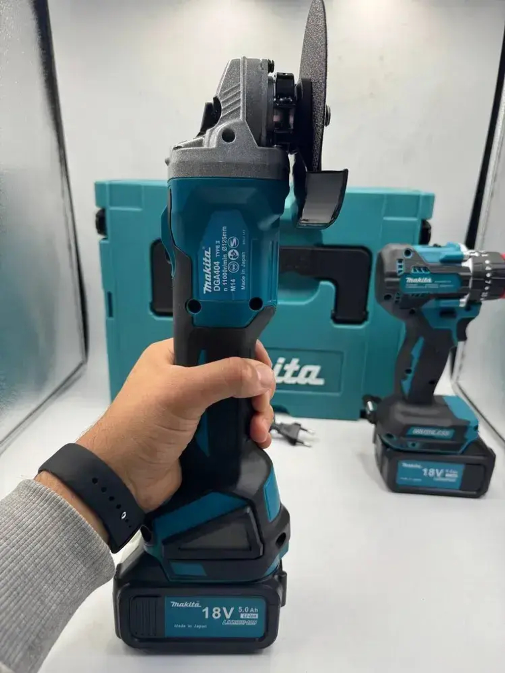 Шуруповерт, 18 В, 30 Нм, 2 АКБ