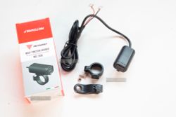 USB charger, slim, 1 slot, Fast charge. Handlebar/10mm Mirror mount. Motowolf