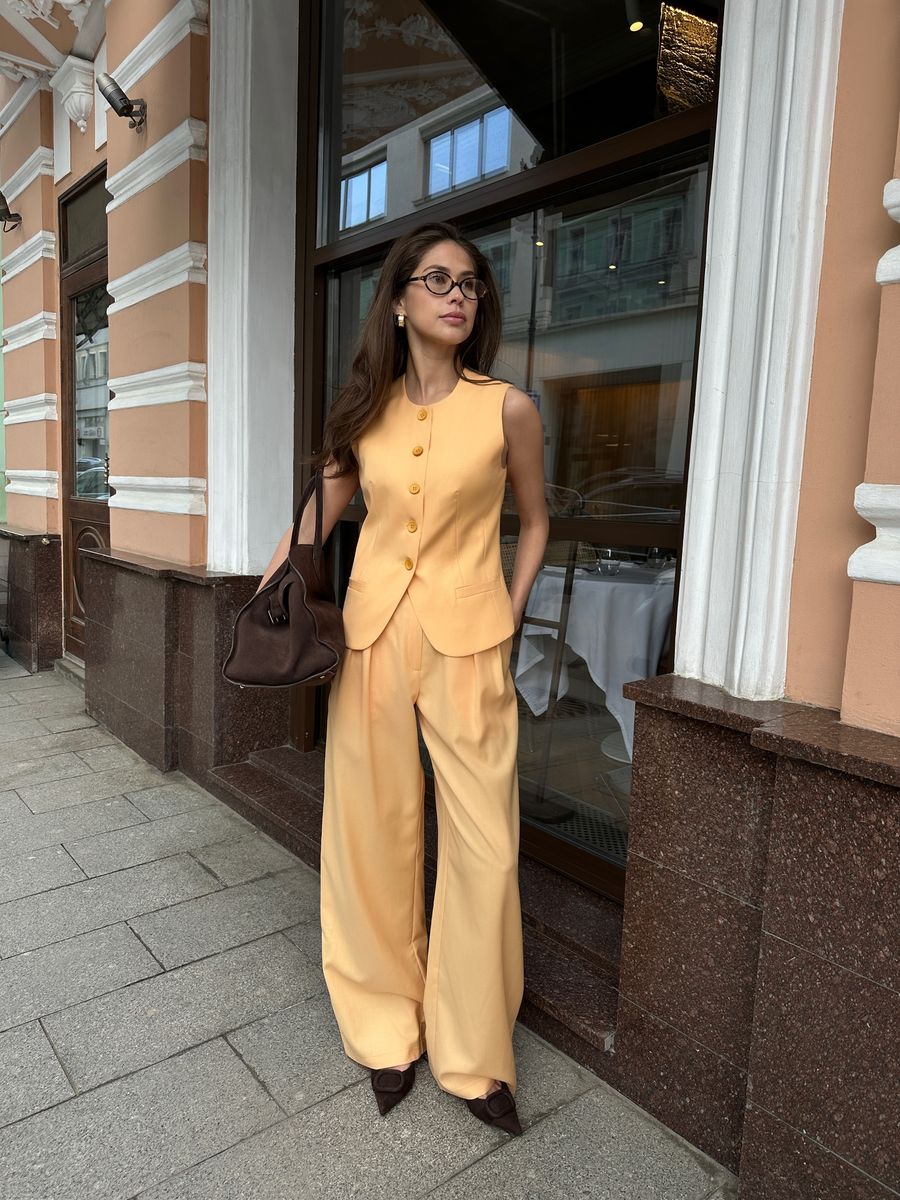 Жилет из тонкой шерсти удлиненный канарейка