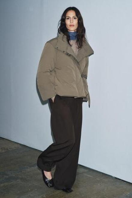 ZARA СВОБОДНЫЕ БРЮКИ С ЗАЩИПАМИ — ZW COLLECTION, КОРИЧНЕВЫЙ