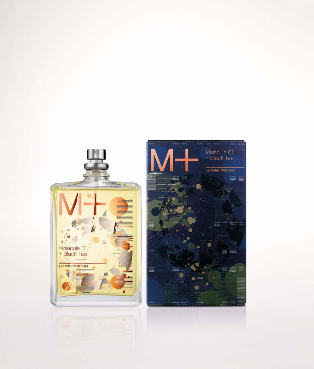 Escentric Molecules Molecule 01 + Black Tea