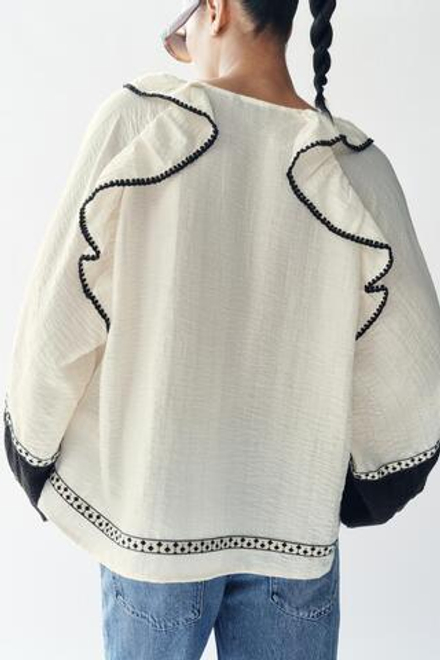 ZARA ОБЪЕМНАЯ БЛУЗА С ВОЛАНАМИ, ЭКРЮ/ЧЕРНЫЙ