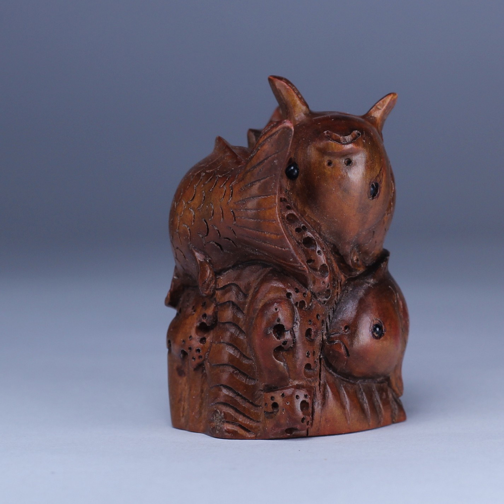 Нэцкэ Три карпа