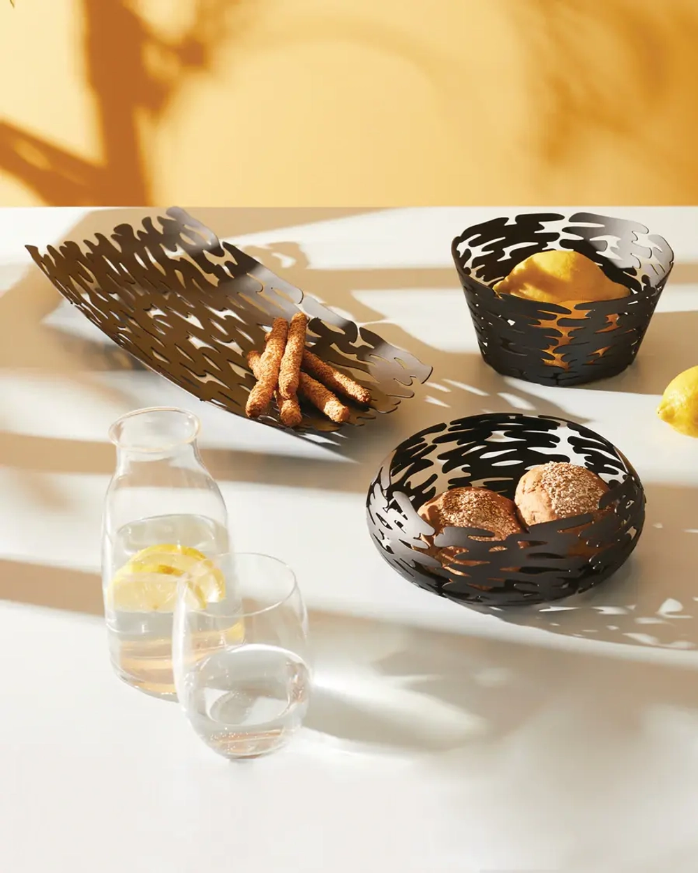 Alessi Стальное блюдо Bark Centrepiece 51x19 см