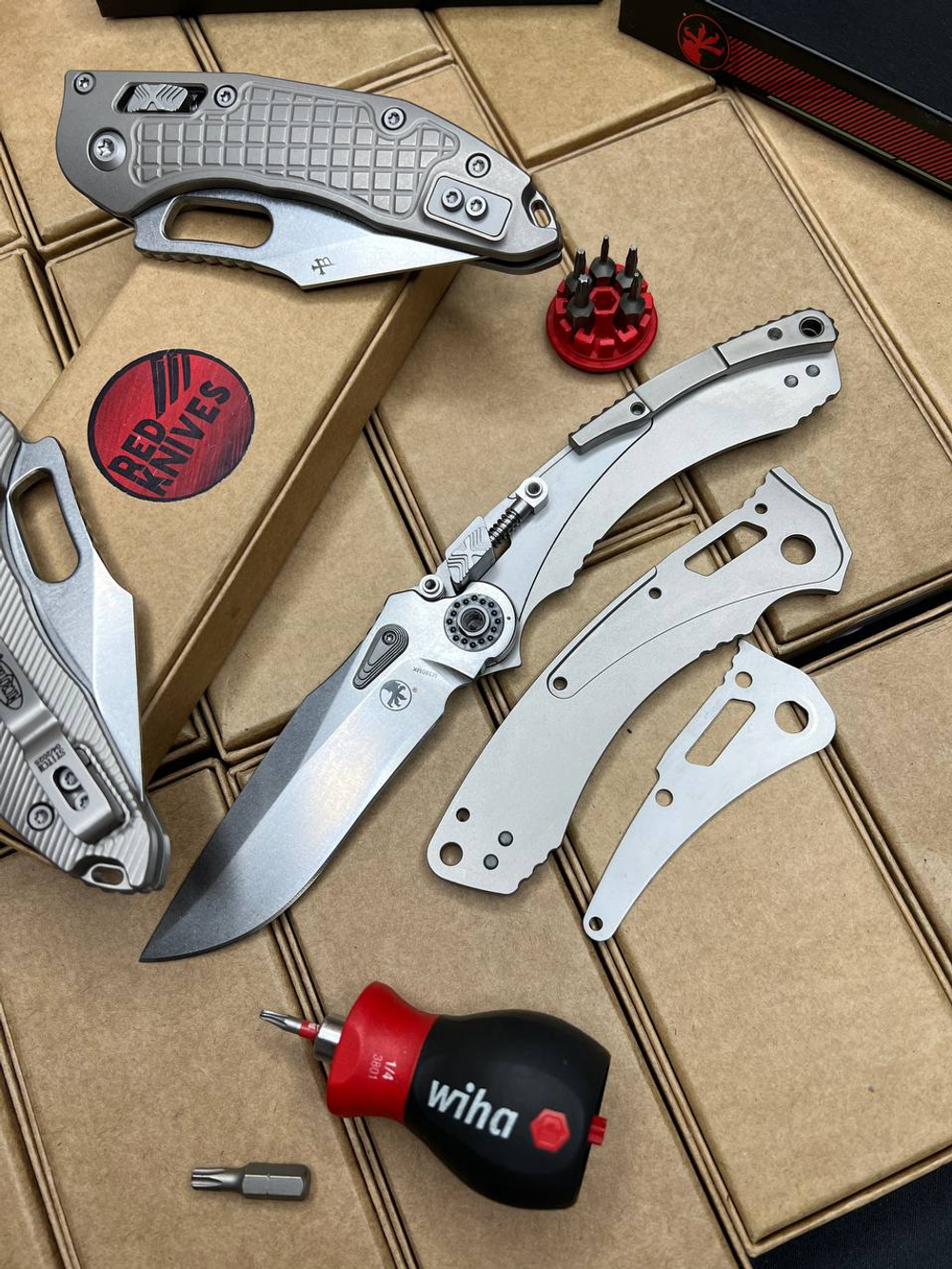 Нож Microtech Amphibian Titanium - рукоять титан, клинок апокалиптик