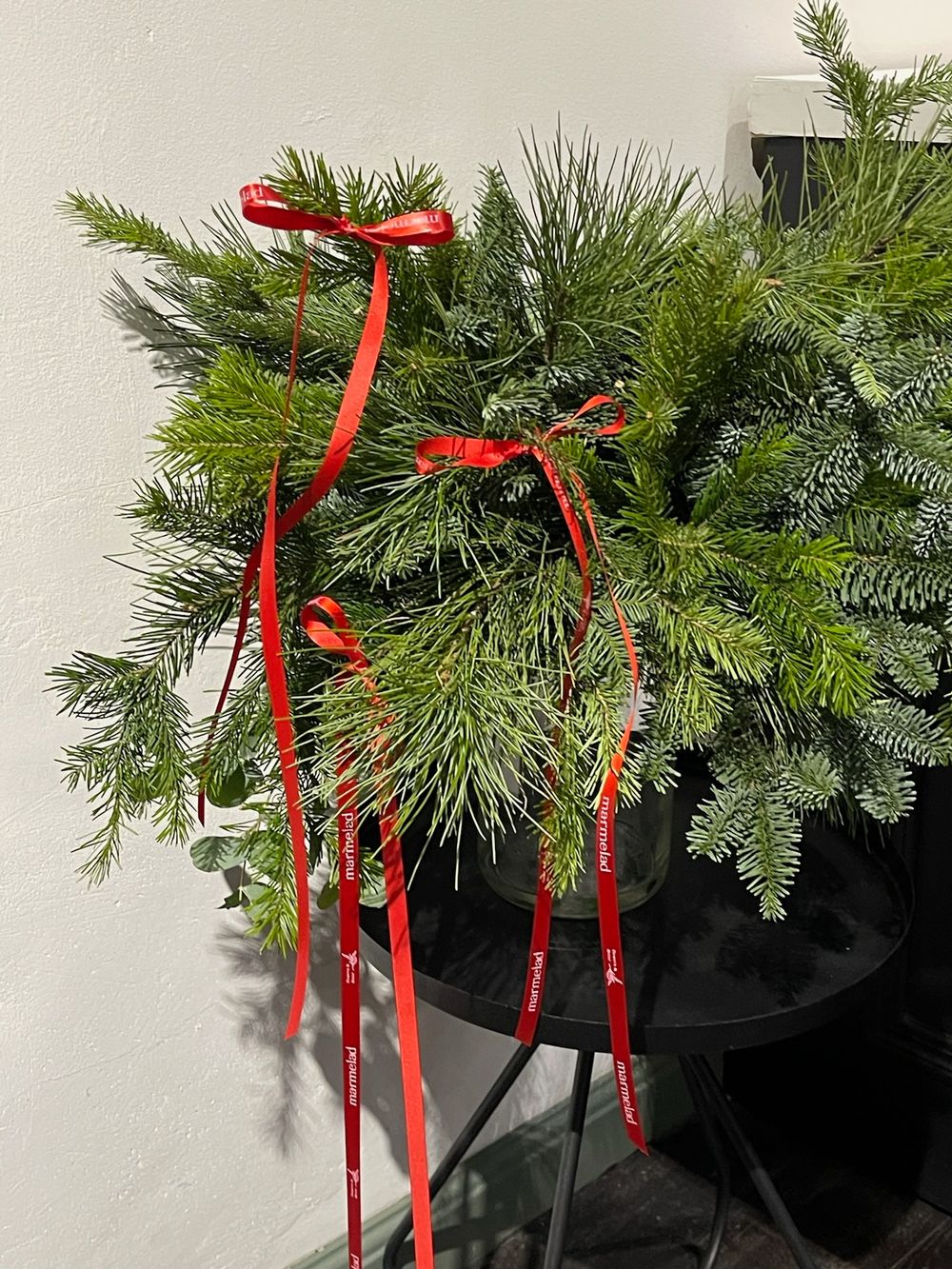 Букет из нобилиса, кедра , пихты в вазу