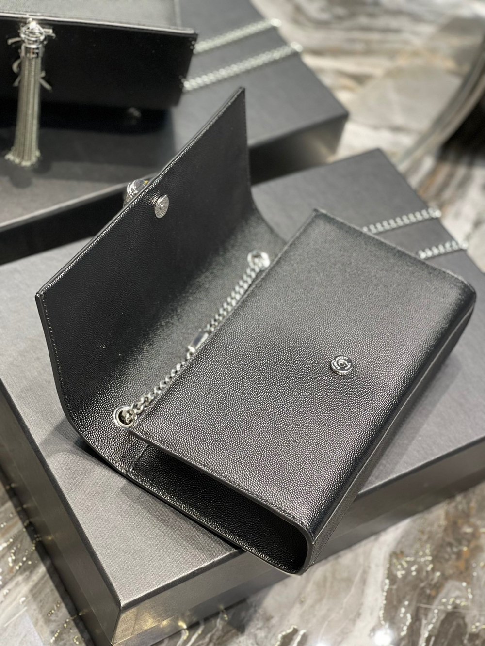Saint Laurent Kate Medium Bag 24 cm