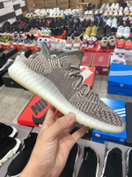 Купить в Москве кроссовки  adidas Yeezy Boost 350 V2