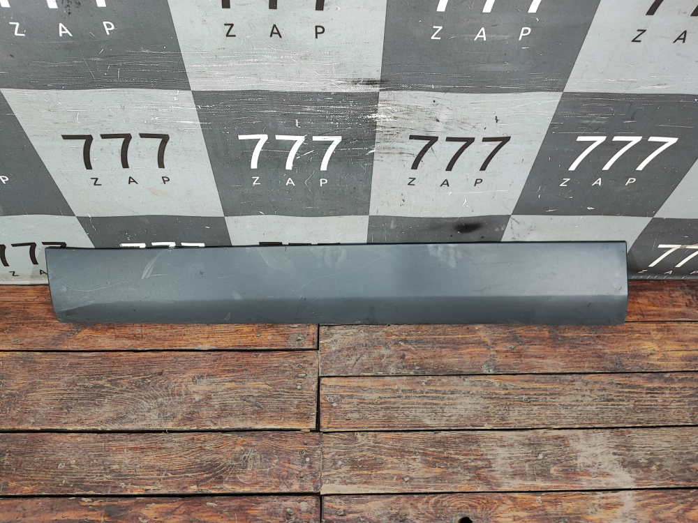 Накладка двери передней левой Land Rover Discovery Sport (L550) 14-19 Б/У Оригинал LR116797