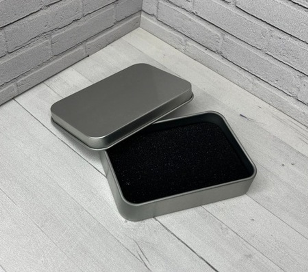 Коробочка подарочная металлическая 8×5.5 см