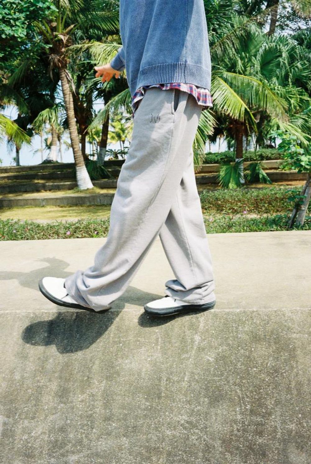 Брюки Magamaev Sweatpants light grey/wash светло-серые