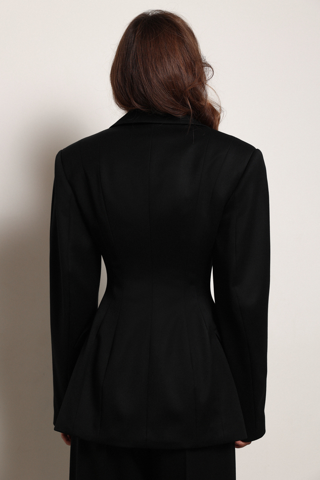 Жакет приталенный черный