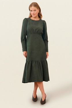 Платье с широкими манжетами