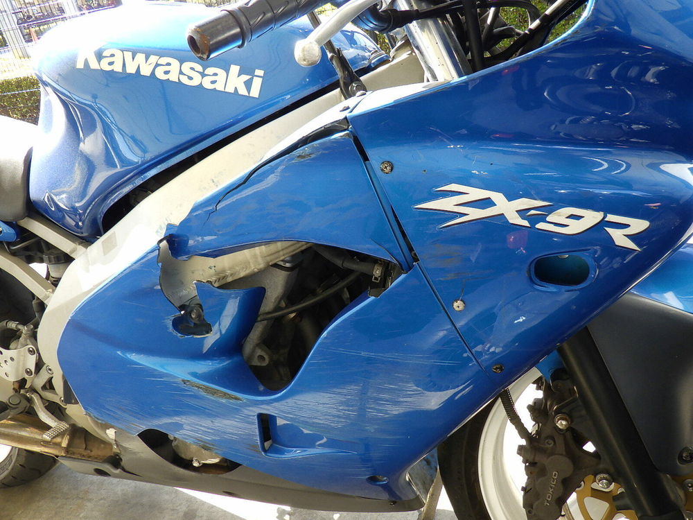 Kawasaki Ninja ZX-9R 041682