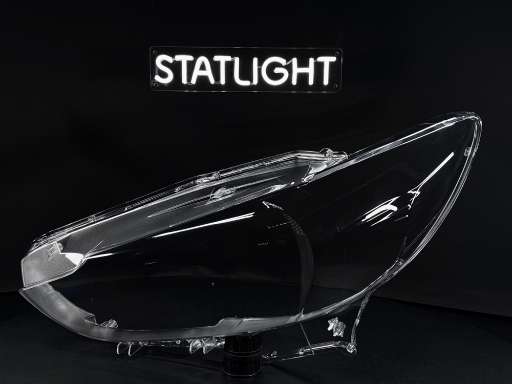 Левое стекло фары Mazda 6 GJ 2012-2015