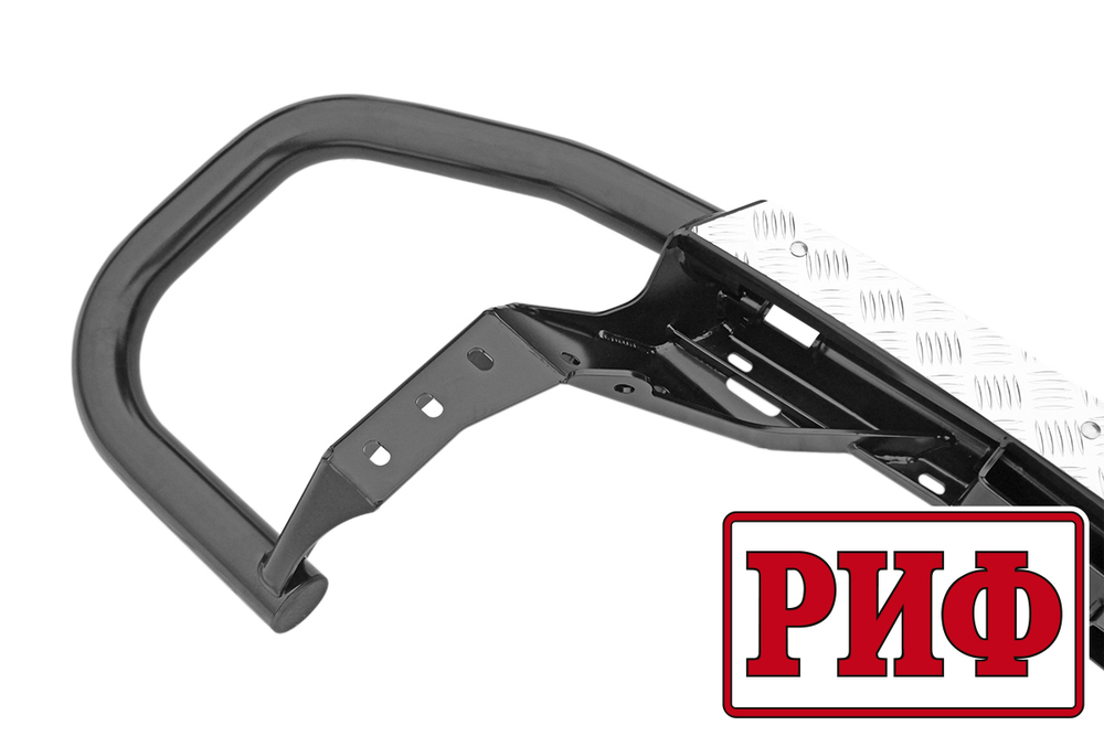 Бампер силовой задний Toyota Fortuner 2015+ c квадратом под фаркоп РИФ