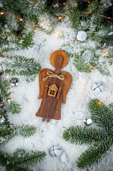 Интерьерный деревянный подвес-оберег 