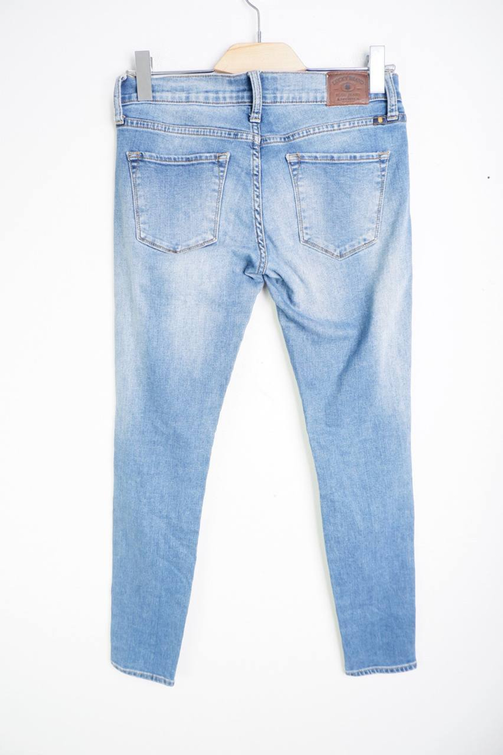 Джинсы Lucky Brand практичные, маркировка 27, визуально на 42/44 размер