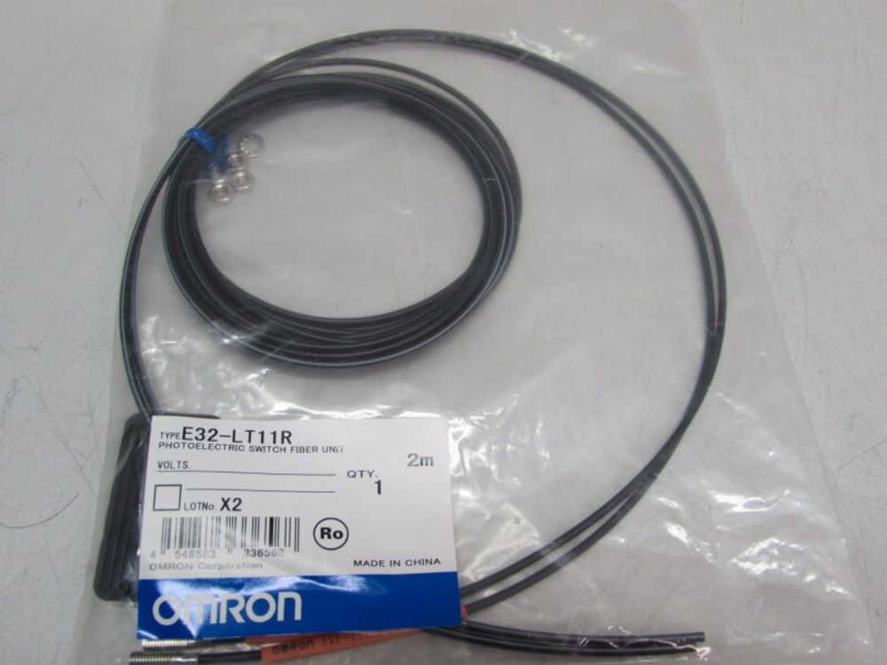 Оптоволоконный датчик OMRON Yaskawa E32-LT11R
