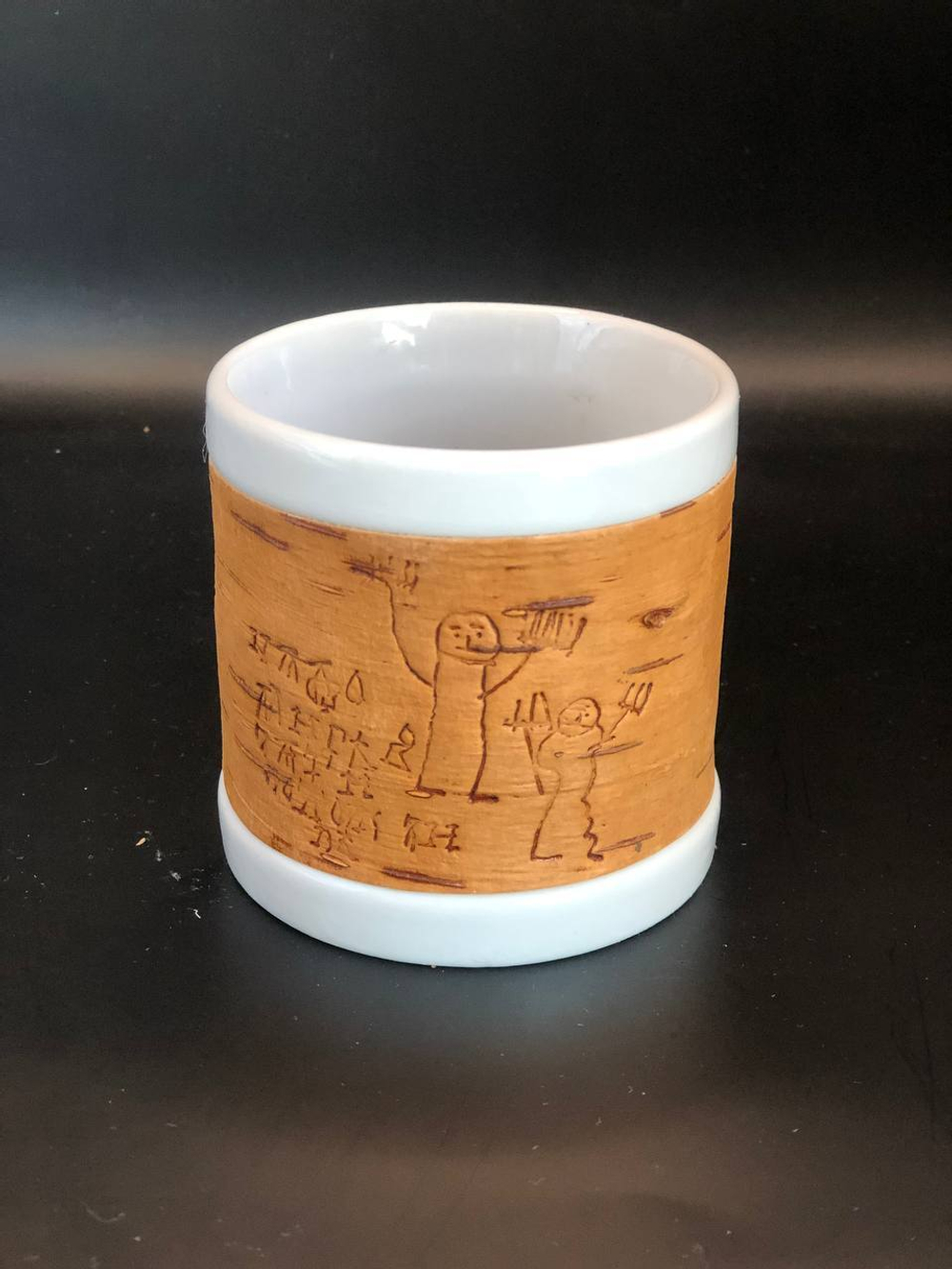 Кружка малая фарфоровая без ручки c берестой. Коллекция Onfim (Онфим)