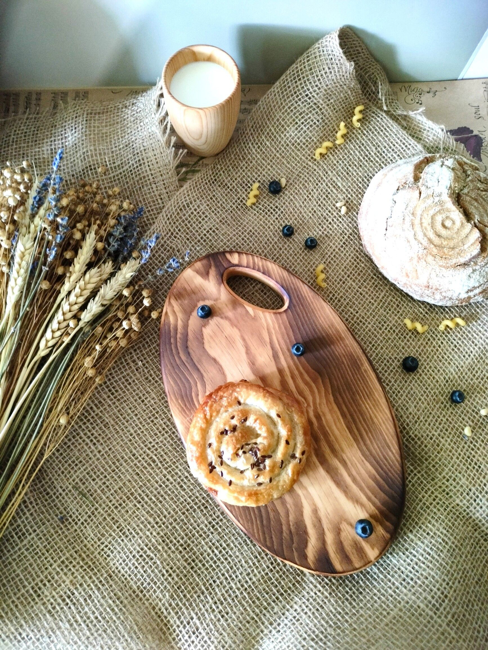 Доска разделочная из дерева сервировочная