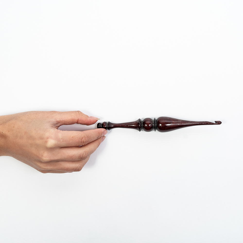 Деревянный крючок для вязания из древесины кедра 5 мм. K201