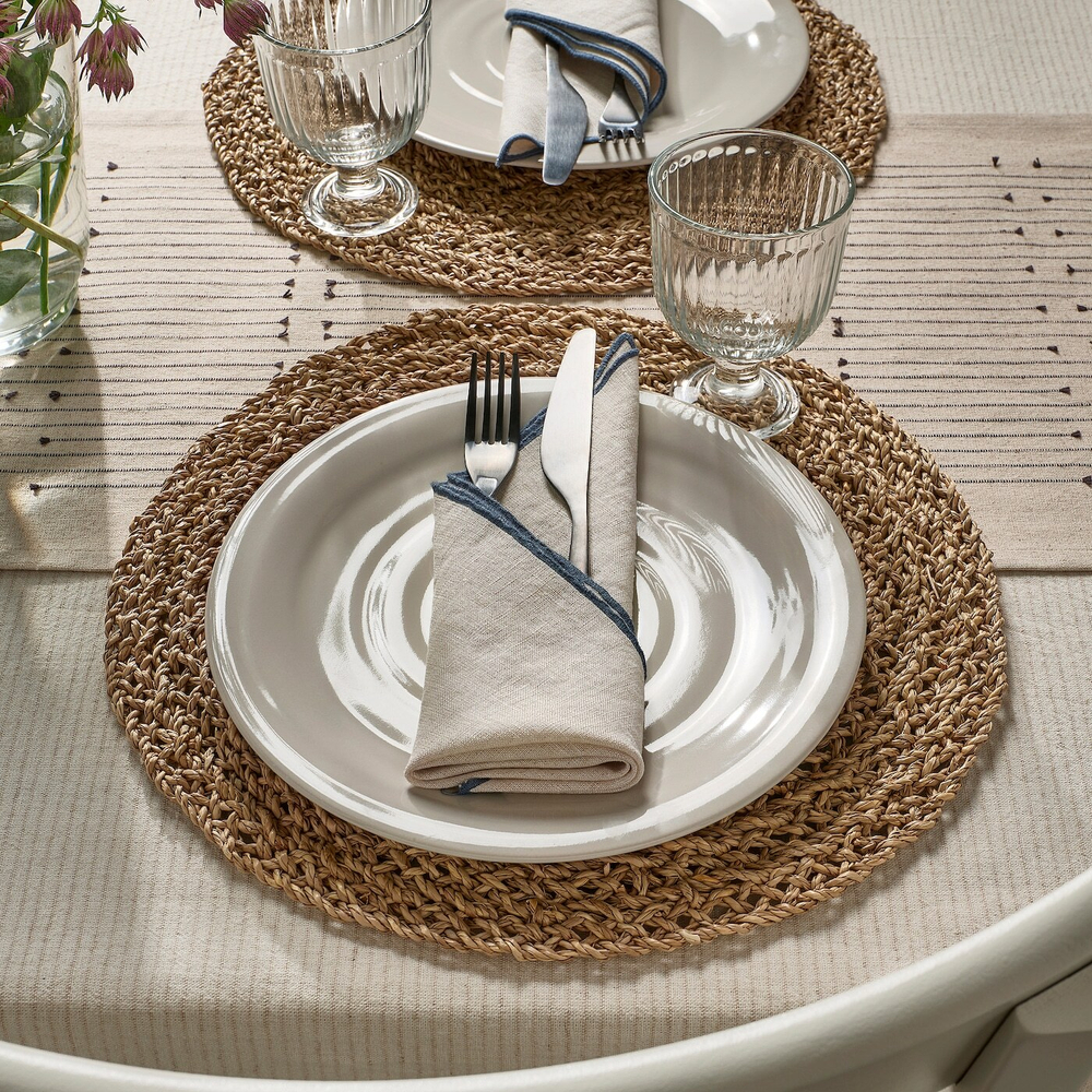 IKEA SANDSKÄDDA  (ИКЕА САНДСКÄДДА)  -  Тарелка, светло-серо-бежевый, 26 см
