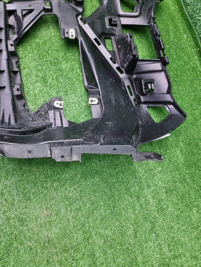 Кронштейн ПТФ правый BMW X1 F48 (2019-2022)