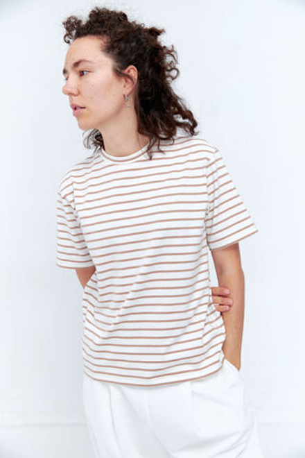 Футболка прямого кроя в бежевую полоску