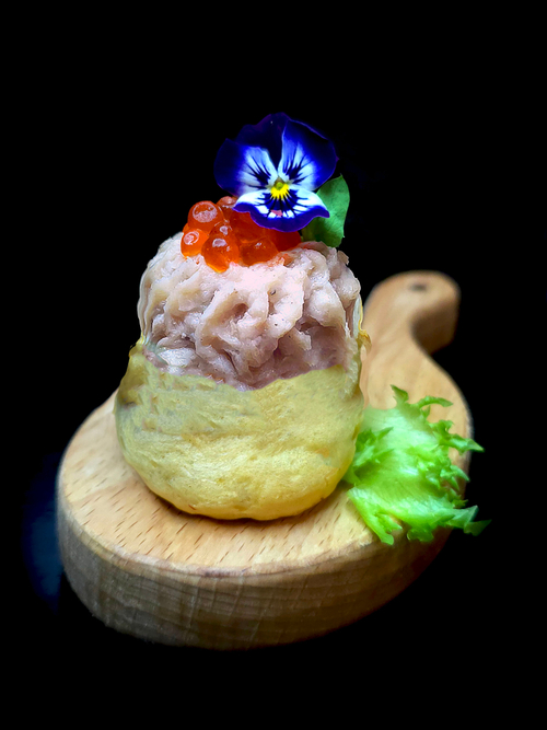 Профитроли с паштетом из масляной рыбы