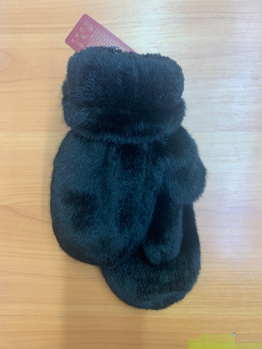 Варежки. Женские. Материал верха: Искусственная норка. Подклад: Плюш-флис. В упаковке разные цвета. 12 шт в упаковке.