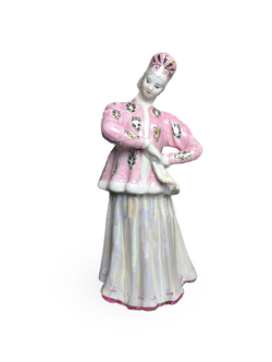 Фарфоровая статуэтка "Лебёдушка" в розовой шубке (Дулево)