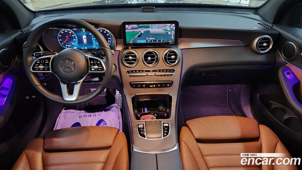 Mercedes-Benz GLC-Class X253 GLC300e 4MATIC Coupe Premium 패키지 (03.2022)