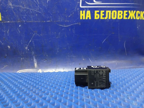 Реле поворотов NISSAN LIBERTY 1999