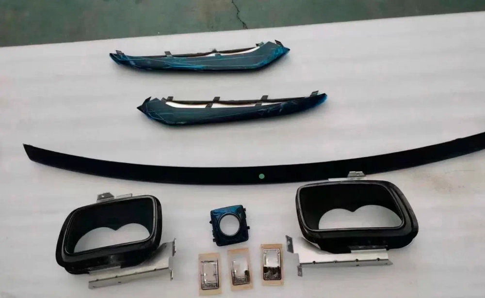 Обвес переделка в стиле BLACK BADGE для ROLLS ROYCE CULLINAN 2018 - 2024 Ролс Ройс Куллинан