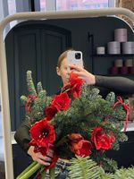 Хвойный букет с амариллисом