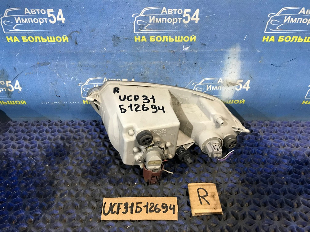 Туманка правая TOYOTA CELSIOR 2000-2003